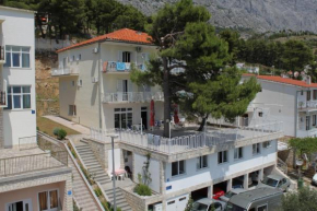 Гостиница Apartments with a parking space Baska Voda, Makarska - 6912  Баска Вода